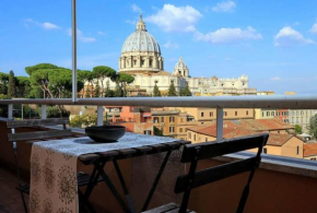 Saint Peter's Bright Apartment | Romeloft